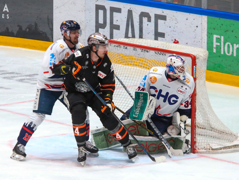 Hinten zu anfällig, vorne nicht effektiv: Die Towerstars unterlagen zum Auftakt der Finalserie gegen Frankfurt mit  0:7. Bild: F.Enderle