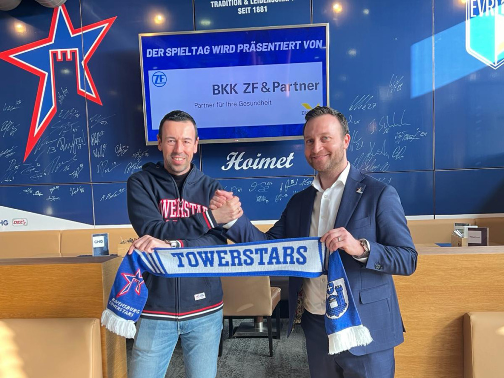 Ralf Hirmke, Vorstand der BKK ZF mit Towerstars Geschäftsführer Raphael Kapzan. Bild: D.Keckeis