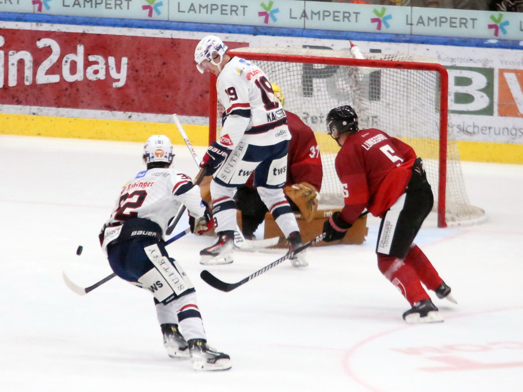 Die Towerstars zeigten mit allen vier Sturmreihen am Freitagabend viel Druck. Bild: F.Enderle